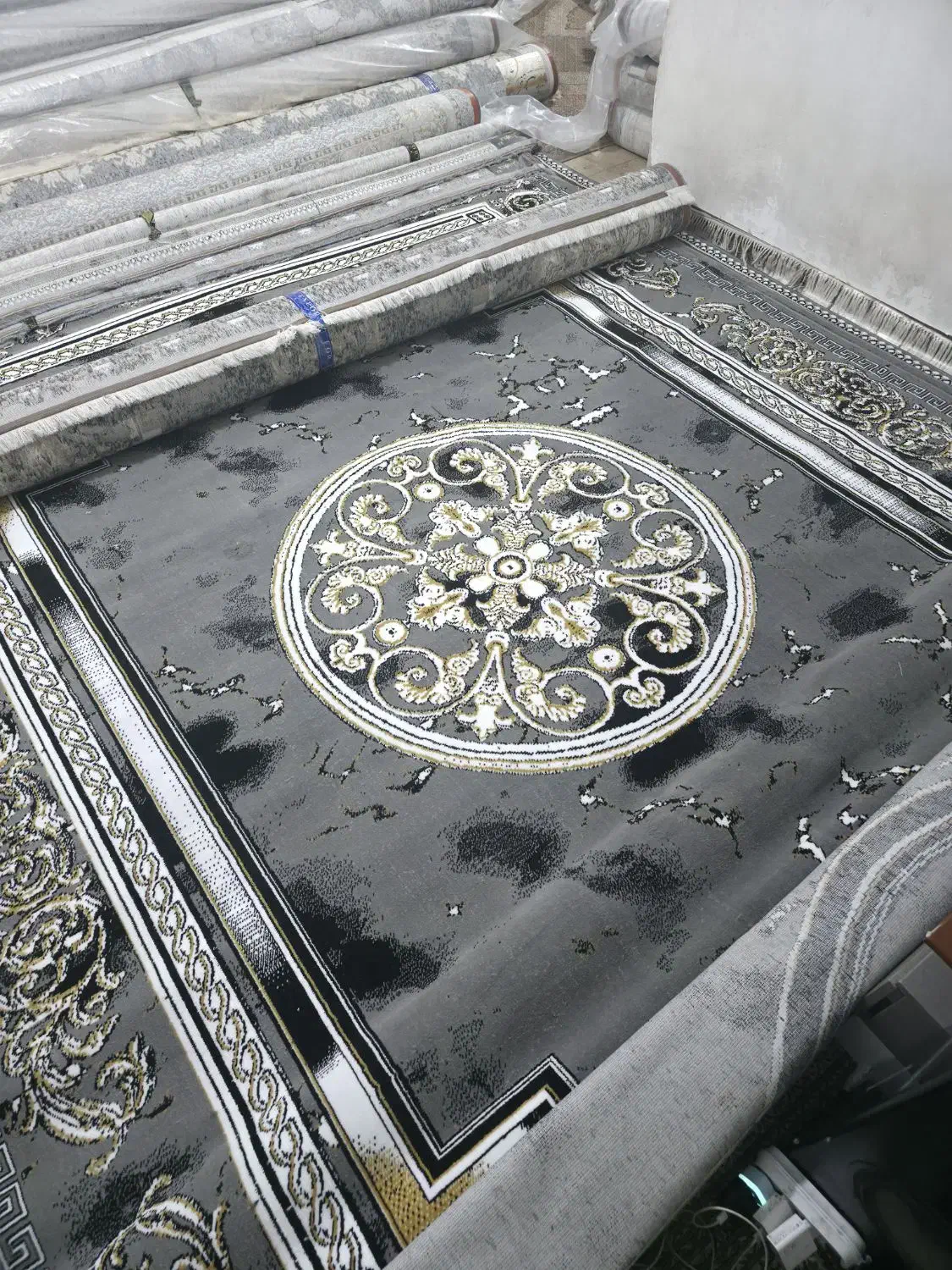 گالری فرش آیکان در منزل|فرش|شیراز, شهرک مهدی‌آباد|دیوار