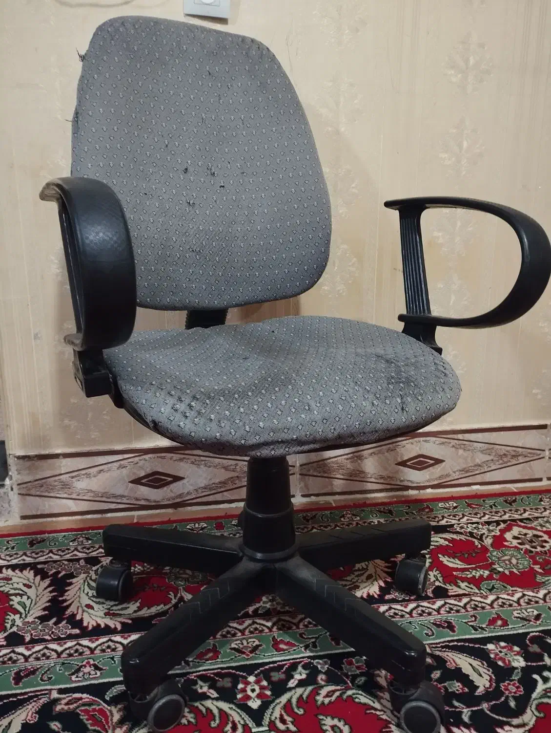 سلام صندلی چرخ دار سال۹۰۰تومن|صندلی و نیمکت|یاسوج, |دیوار