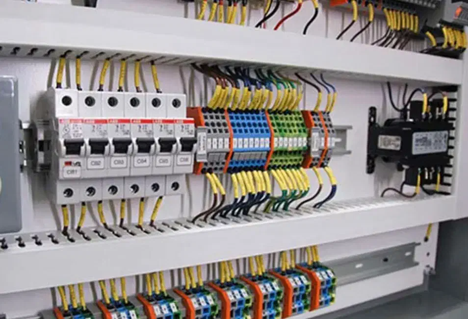 به تعدادی نیرو جوان ماهر نیمه ماهر وساده نیازمندیم|استخدام صنعتی، فنی، مهندسی|مشهد, خاتم الانبیا|دیوار