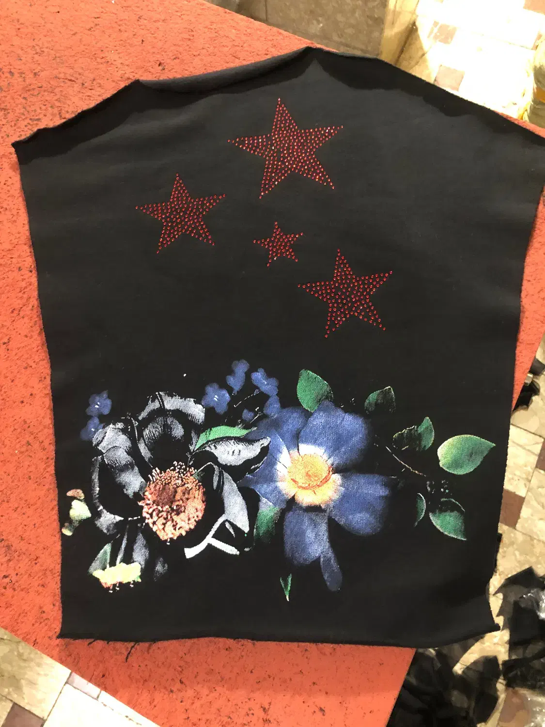 کارگر ساده کارمند ساده مروارید زن پرس زن|استخدام صنعتی، فنی، مهندسی|تهران, فلسطین (میدان انقلاب)|دیوار