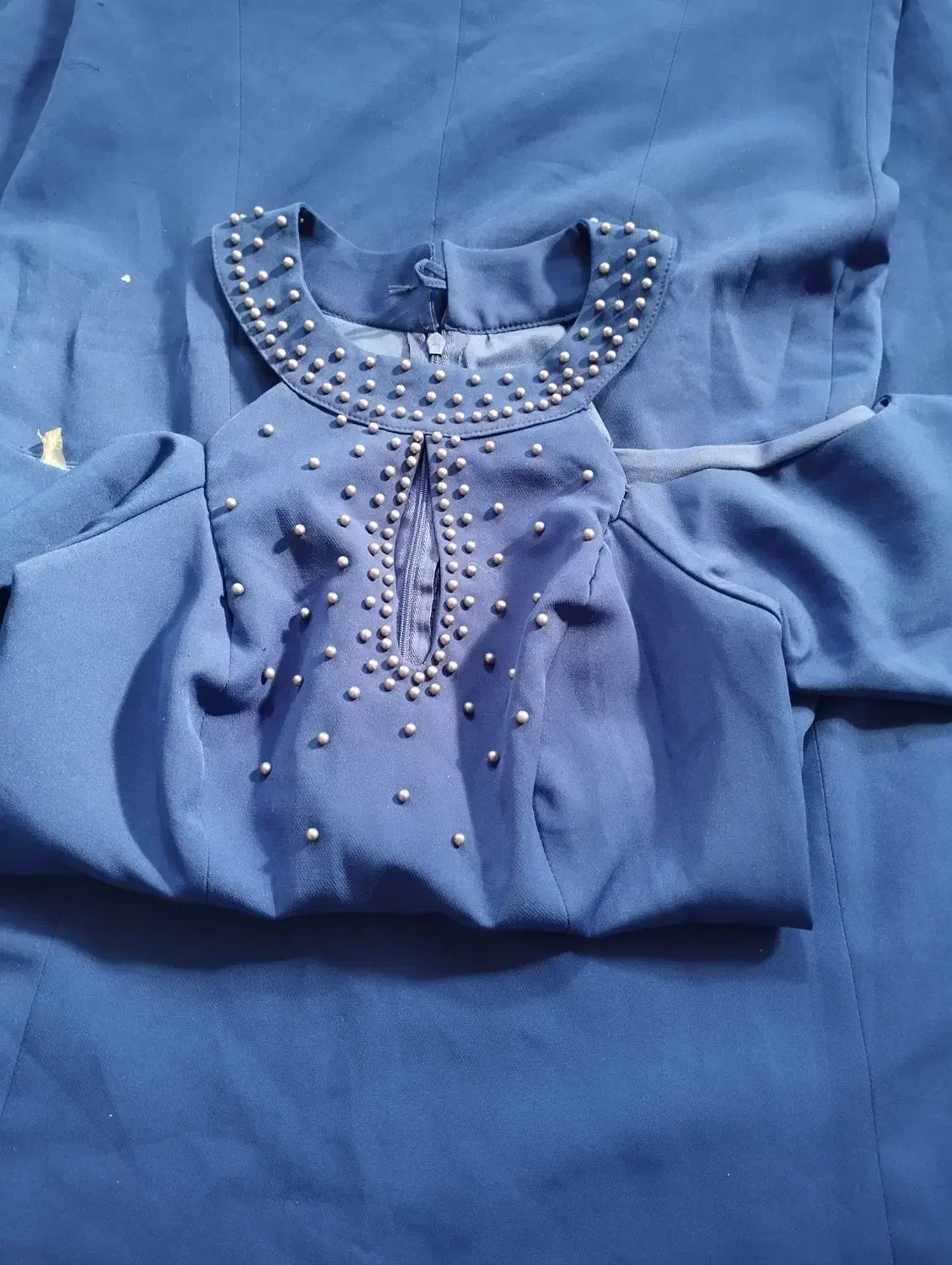 لباس|لباس|مشهد, هفده شهریور|دیوار