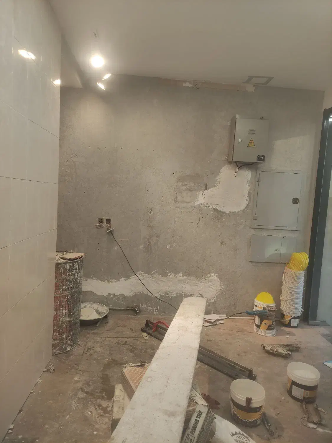 بازسازی صفر تا صد تعمیرات کاشی سرامیک گچکاری|خدمات پیشه و مهارت|تهران, کوهک|دیوار