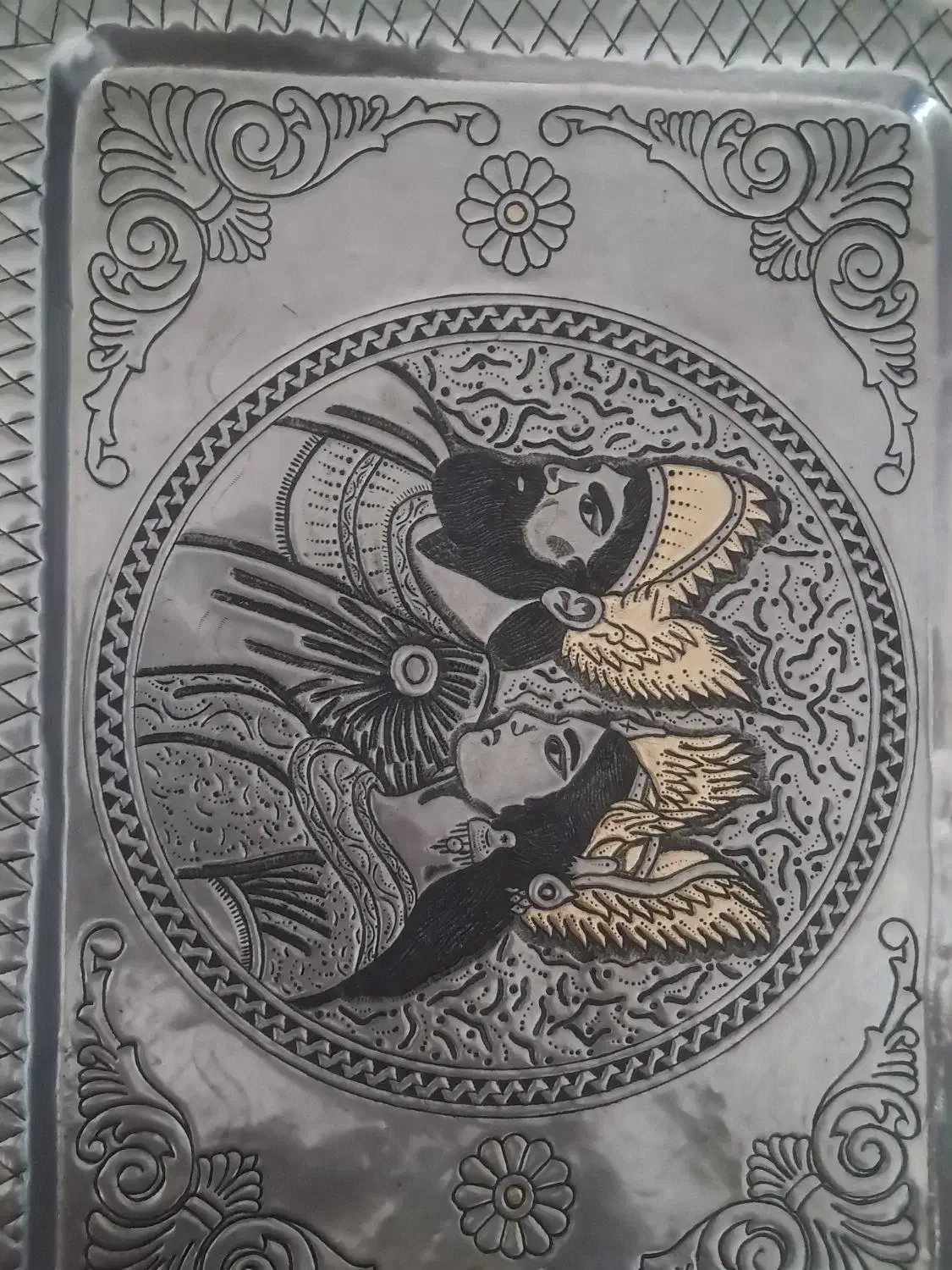 سینی برنجی قلمزنی شده|کلکسیون اشیاء عتیقه|بیرجند, |دیوار