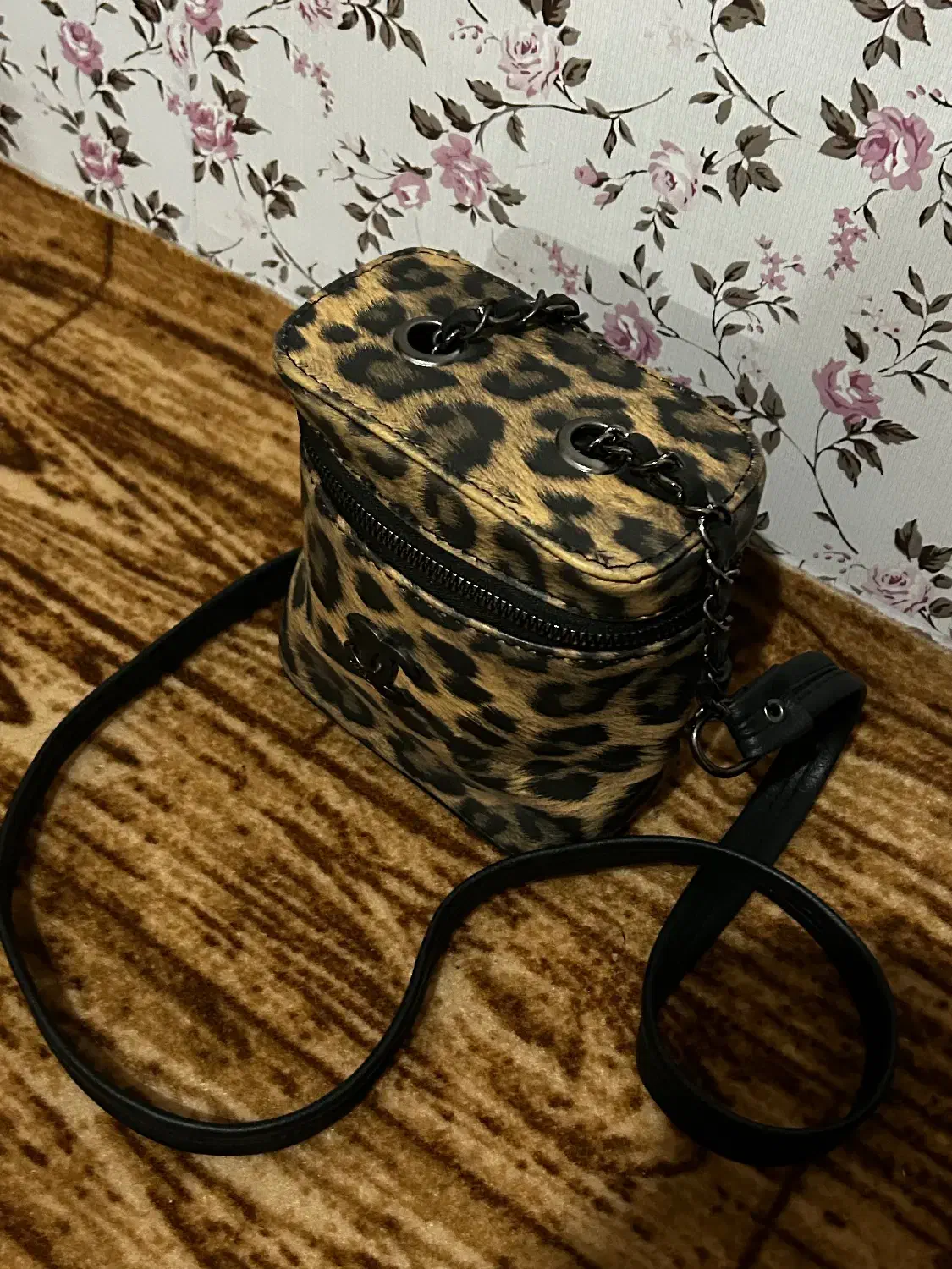 کیف پلنگی|کیف، کفش، کمربند|تبریز, |دیوار