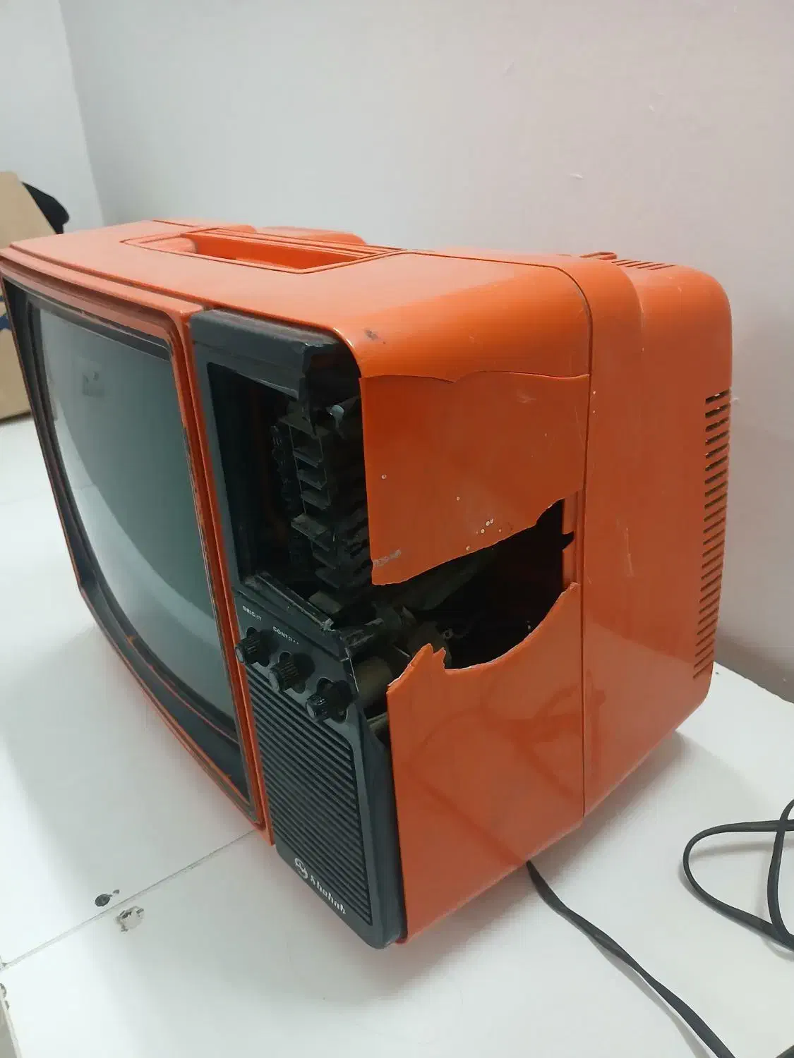 تلویزیون قدیمی نوستالژی|تلویزیون و پروژکتور|تهران, بهمن یار|دیوار