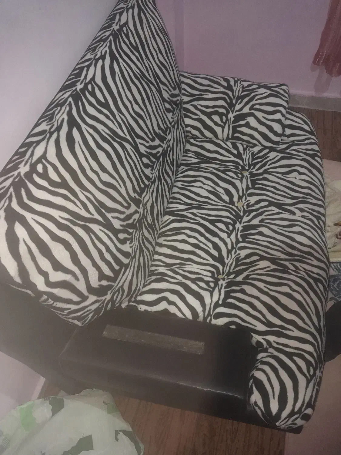 مبل ۷نفره تمیز همراه با کوسن|مبلمان خانگی و میز عسلی|بندر انزلی, مسکن مهر|دیوار