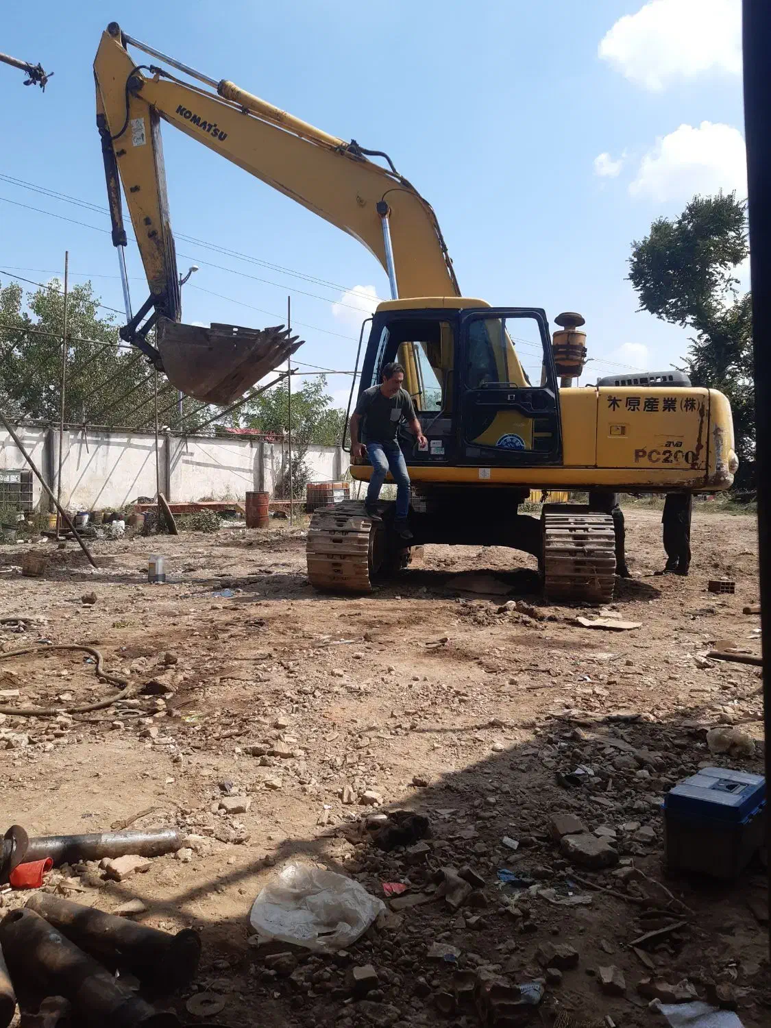 اجاره بیل زنجیری خط۶ کوماتسو|ماشین‌آلات صنعتی|رشت, آب و برق|دیوار