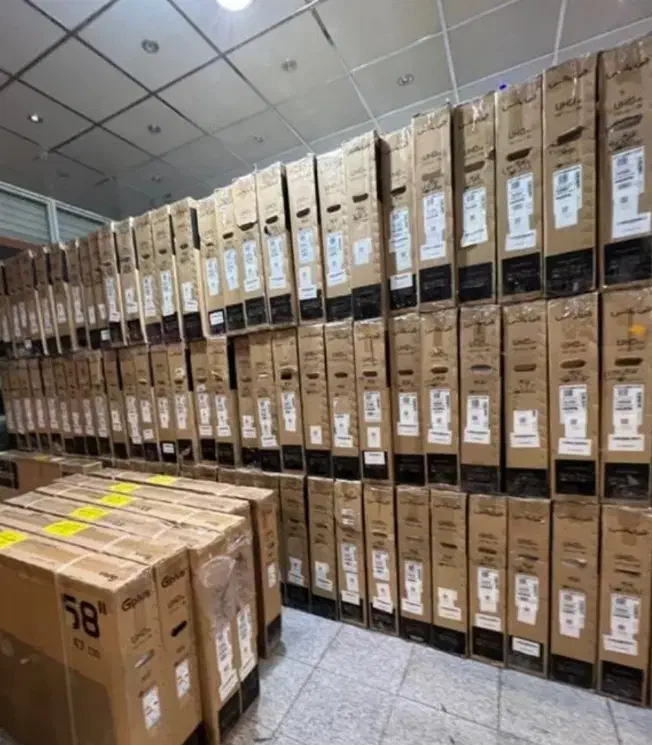 تلوزیون هوشمند ۴۳ اینج BOST|تلویزیون و پروژکتور|یزد, |دیوار