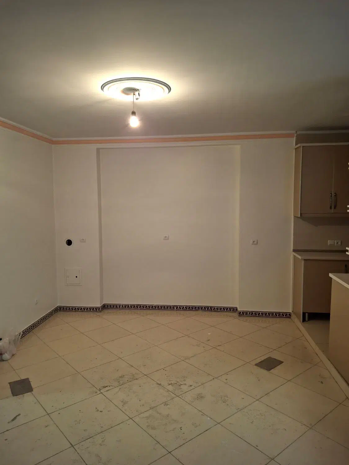 آپارتمان نازی اباد هزاردستگاه تازه نقاشی شده