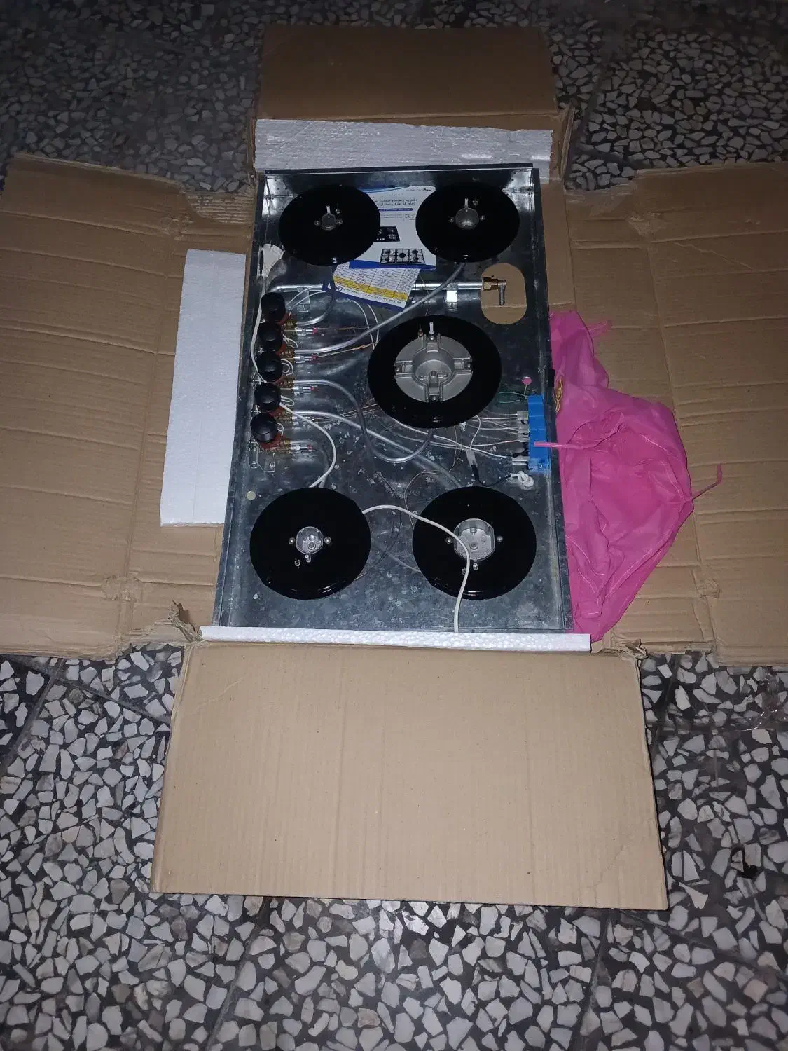 گاز رو میزی  استفاده نشده موقع نصب شیشه شکست|اجاق گاز و لوازم برقی پخت‌وپز|قائم‌شهر, |دیوار