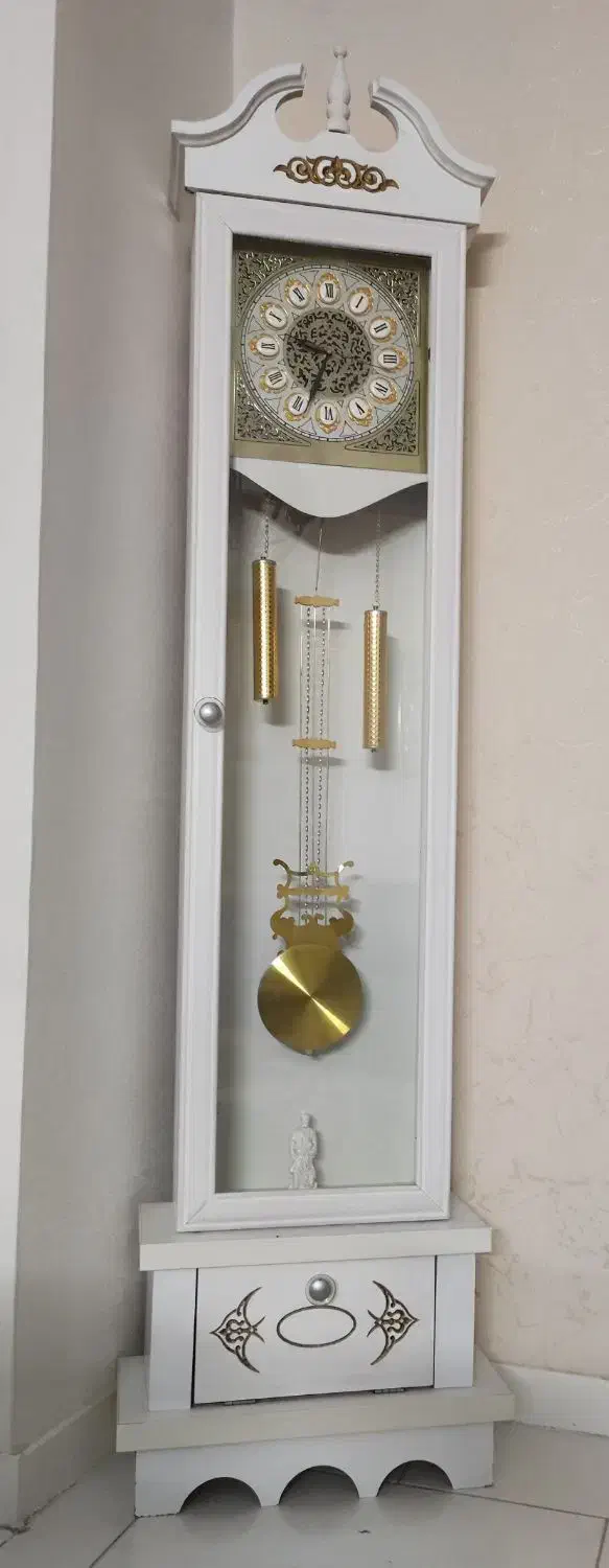 ساعت ایستاده و میز تلفن در حد نو|ساعت دیواری و تزئینی|کرج, مطهری|دیوار