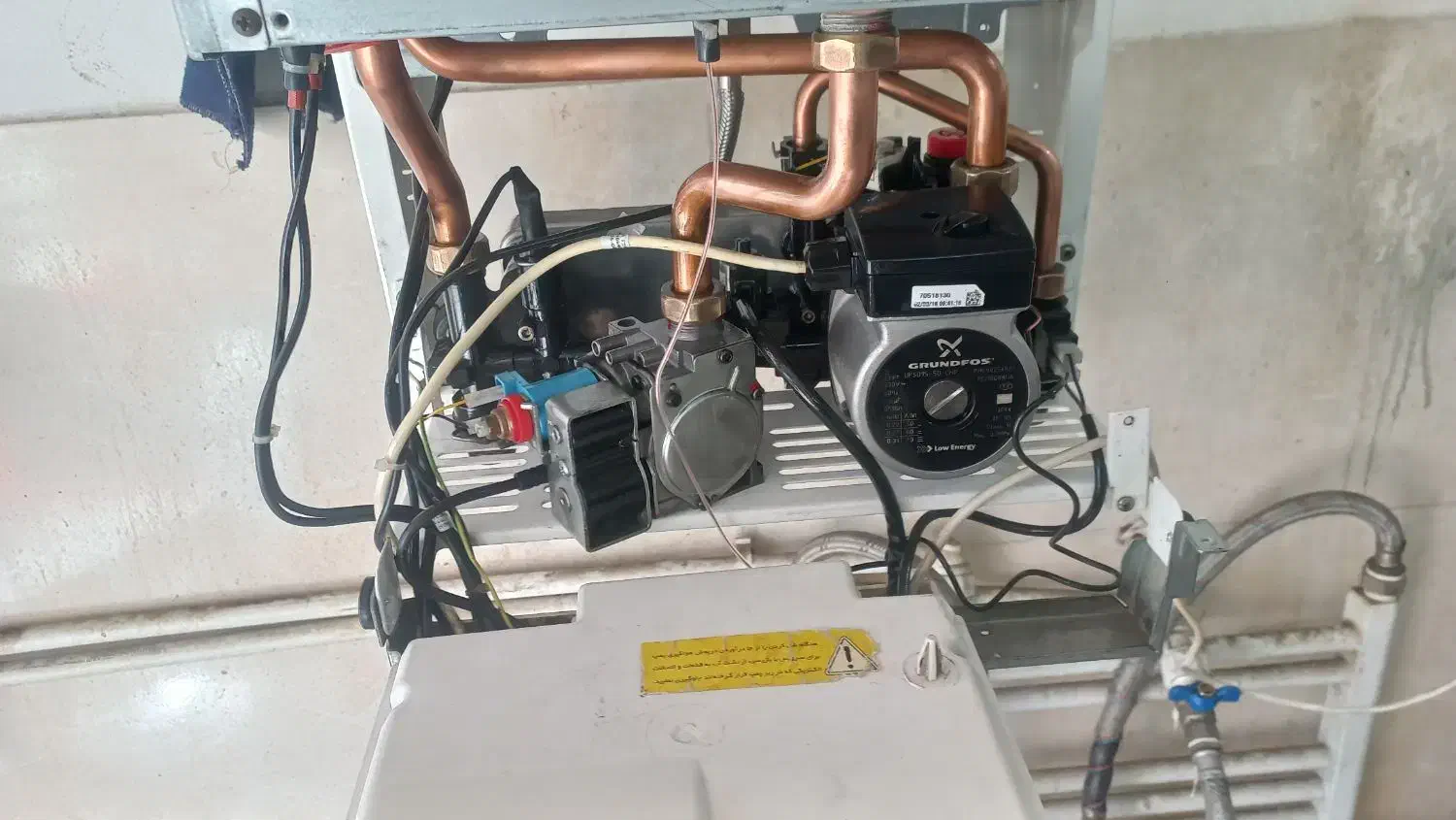 پکیج بوتان ۲۴ هزار دو مبدل فن دار|آبگرمکن، پکیج، شوفاژ|پرند, فاز ۴|دیوار