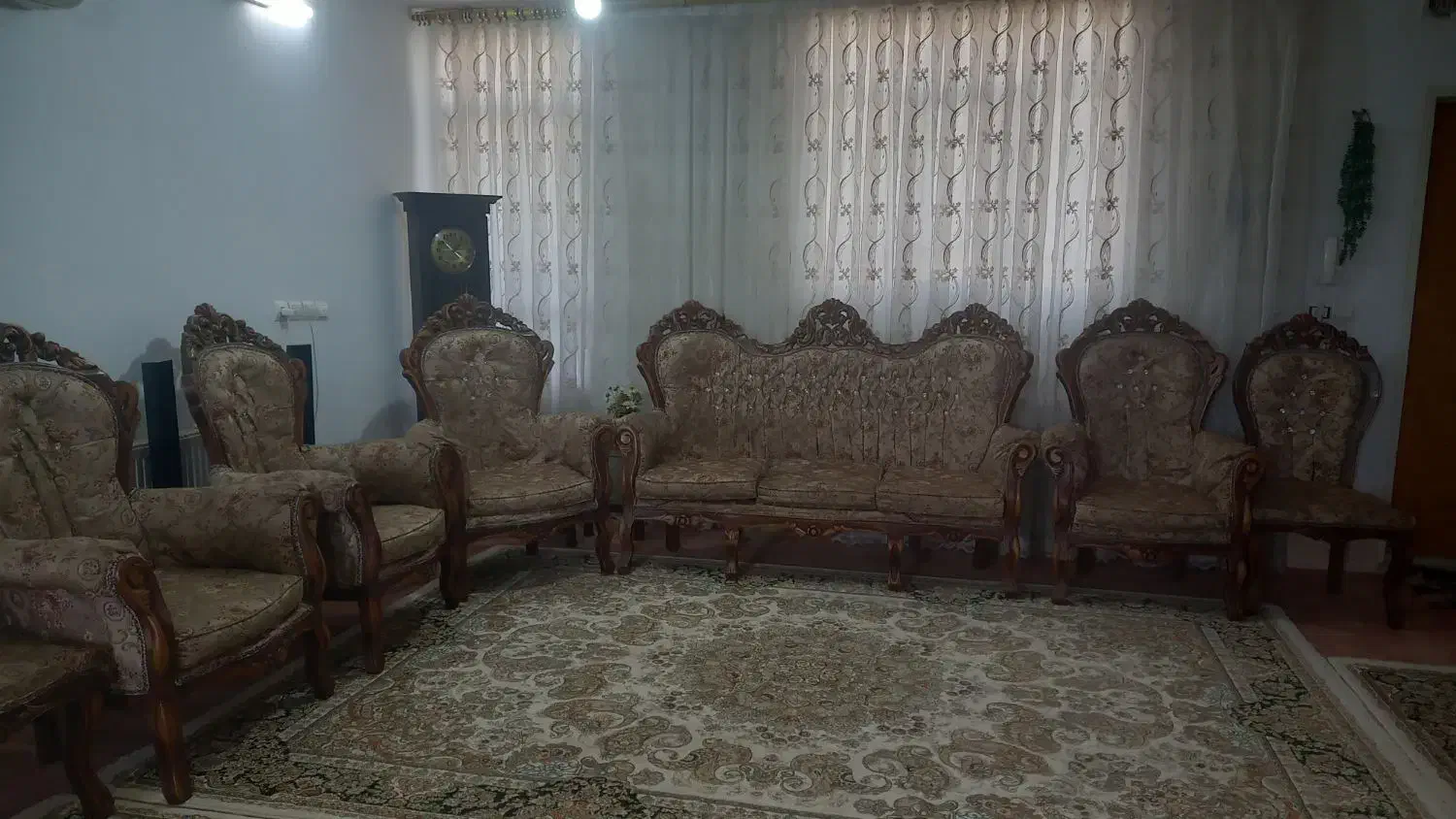مبل استیل۹ نفره و ویترین|مبلمان خانگی و میز عسلی|قم, امامزاده ابراهیم|دیوار