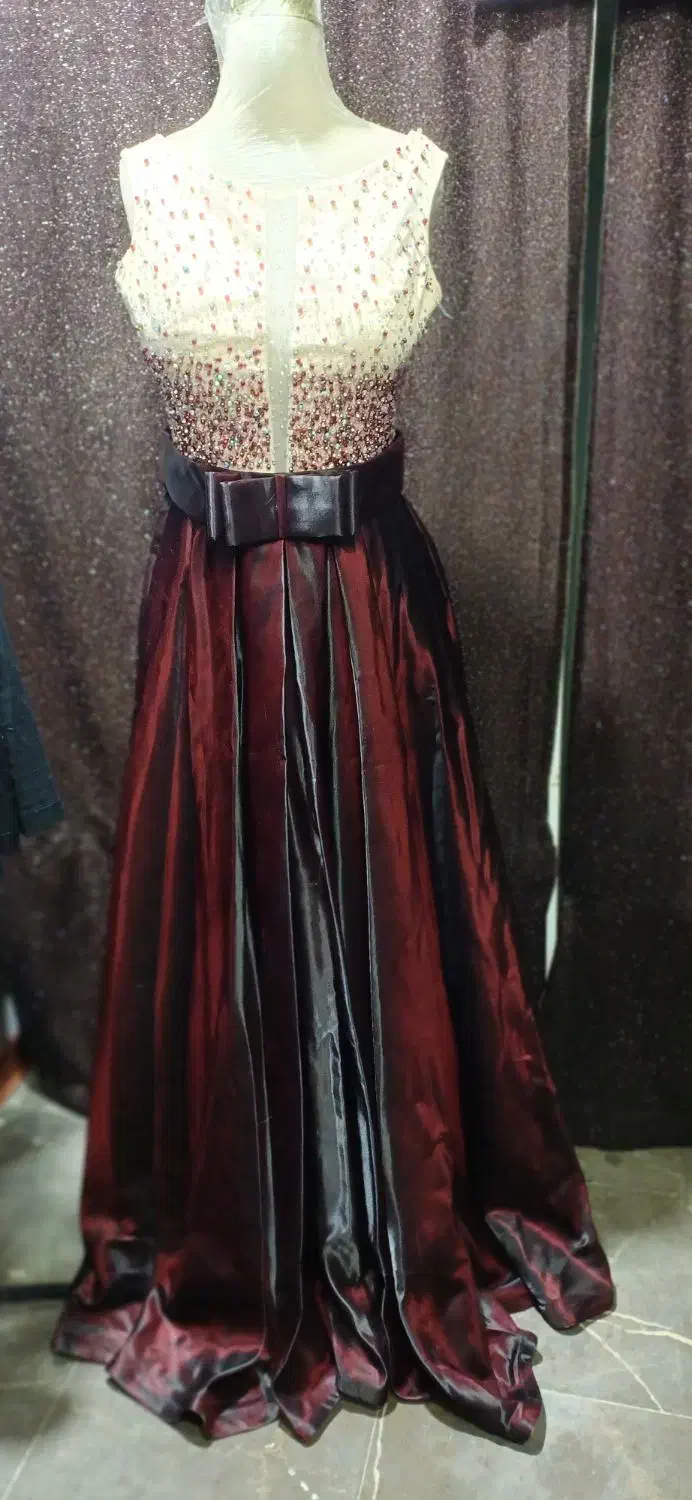 لباس مجلسی|لباس|اراک, |دیوار