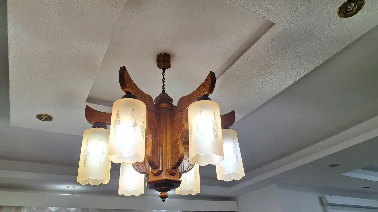 لوستر|لوستر و چراغ آویز|رشت, باهنر|دیوار