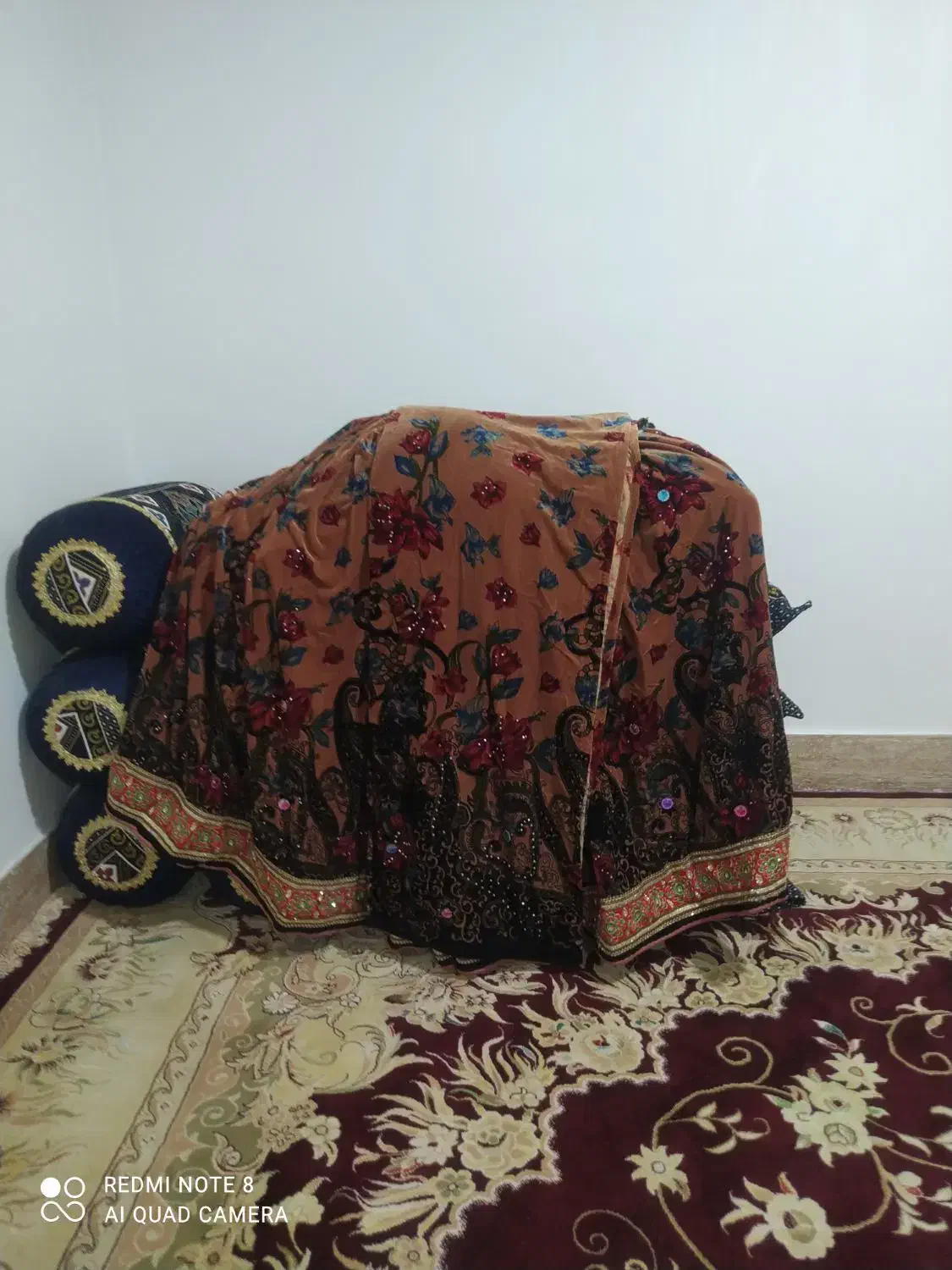 چادر محلی و لباس محلی|لباس|پاتاوه, |دیوار