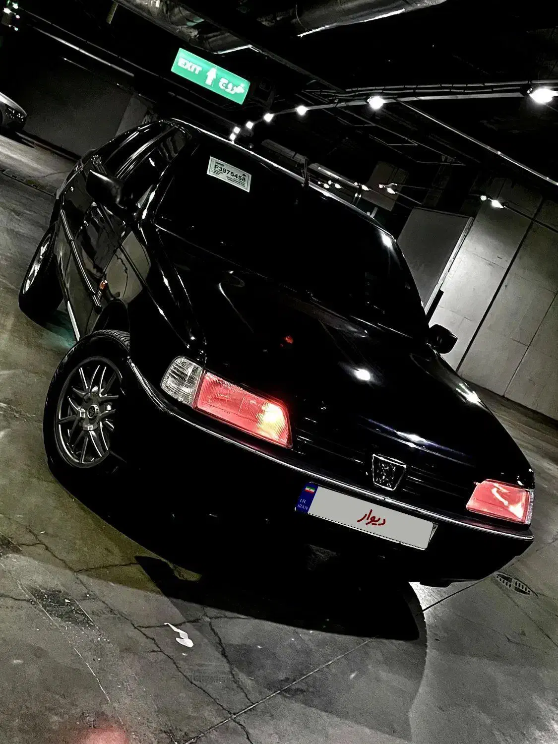 405 مدل 83 مشکی|خودرو سواری و وانت|فولادشهر, C1|دیوار