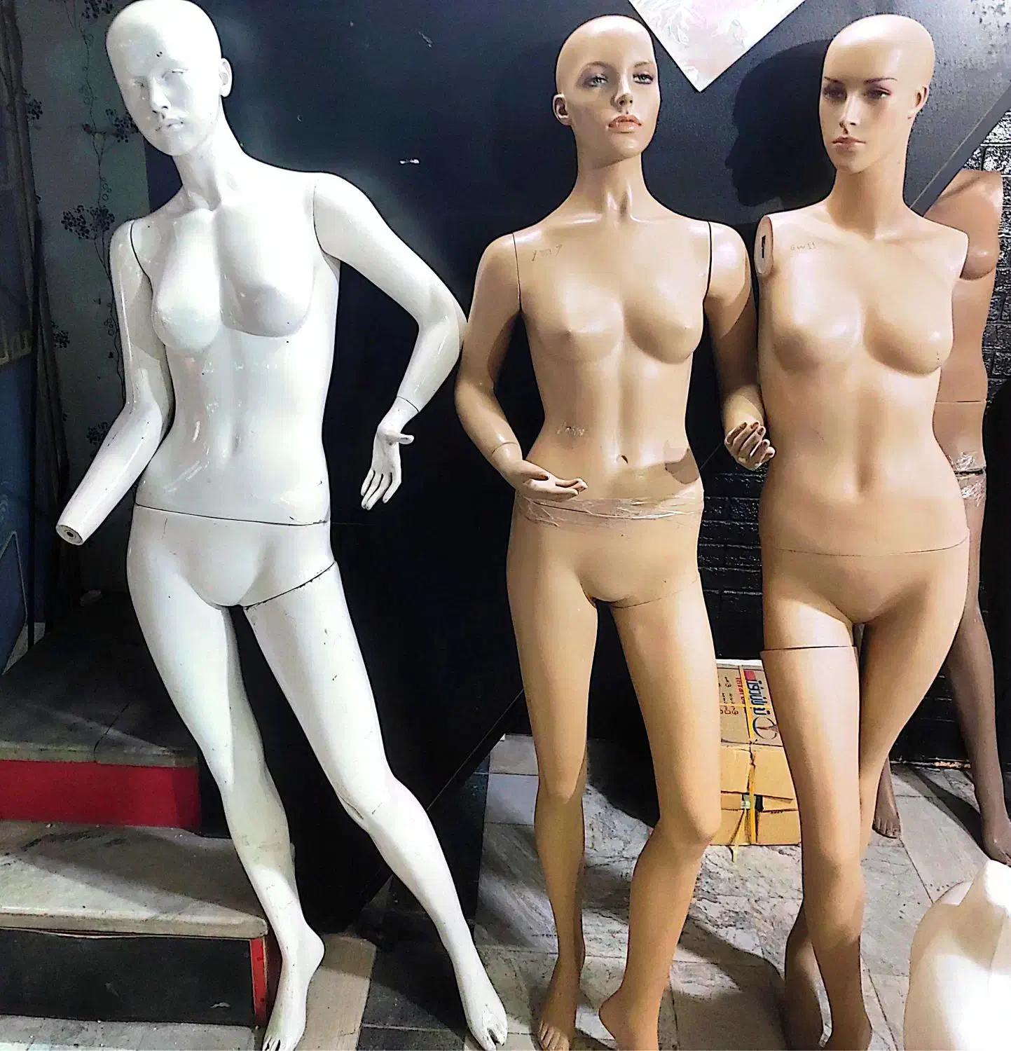 فروش مانکن زنانه قدی، بالاتنه و پا|فروشگاه و مغازه|فردیس, فردیس|دیوار