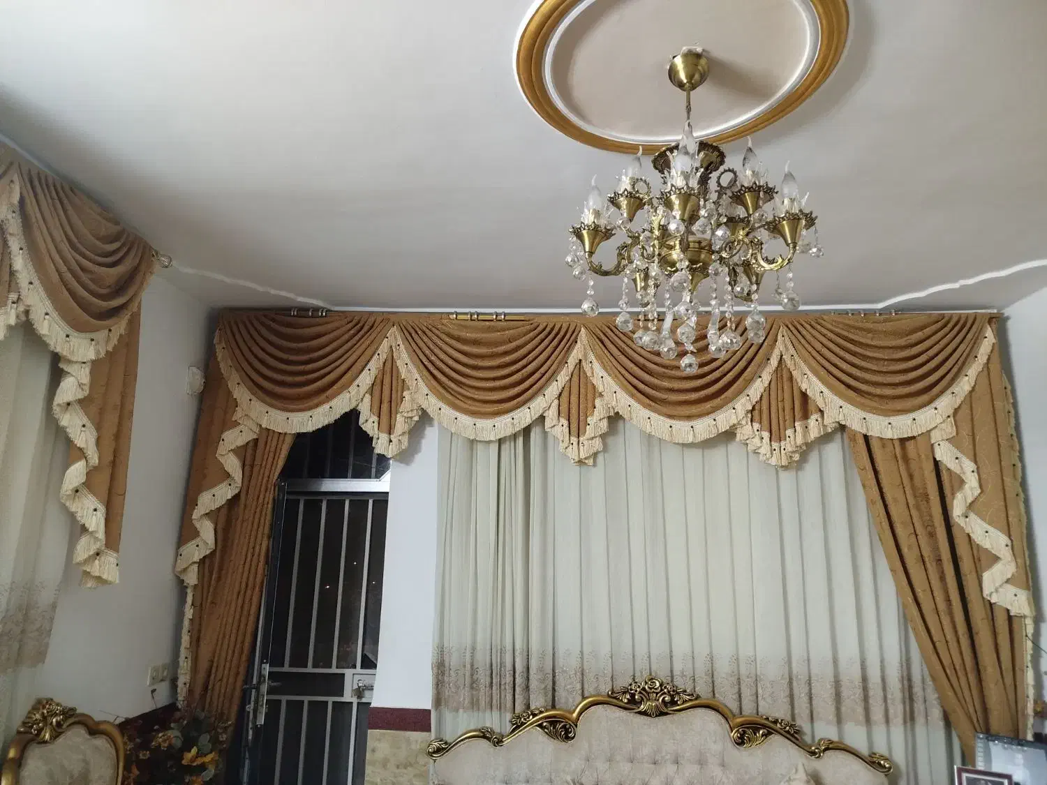 پرده سلطنتی|پرده، رانر، رومیزی|صحنه, |دیوار