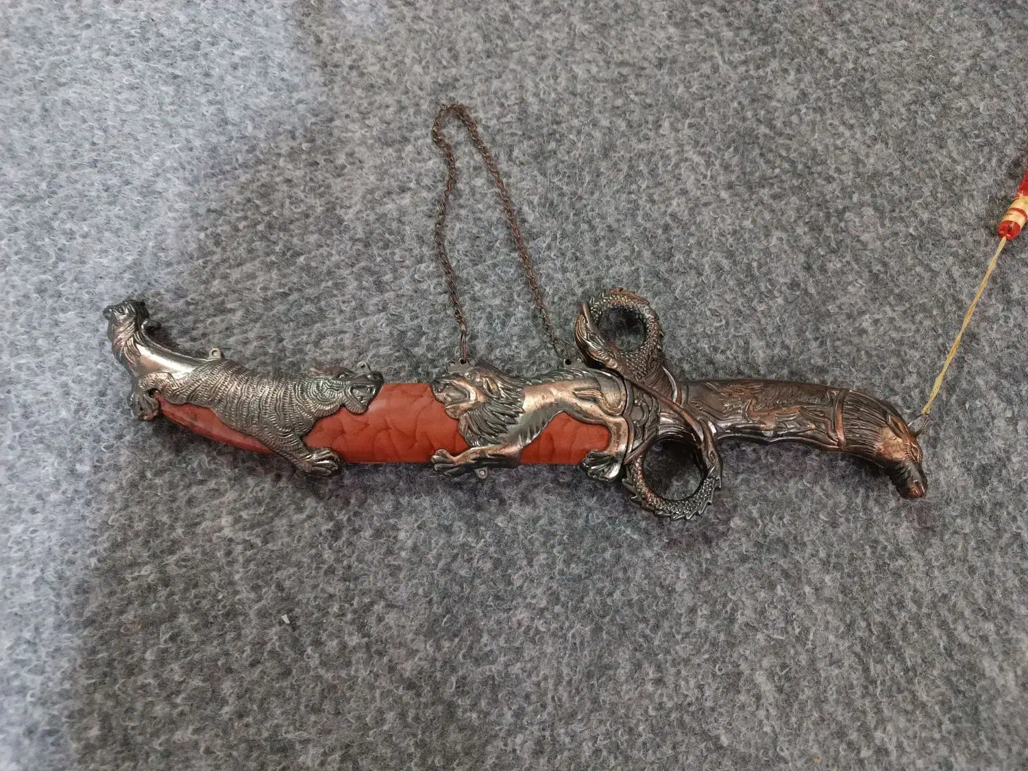 چاقو|کلکسیون اشیاء عتیقه|اردبیل, |دیوار