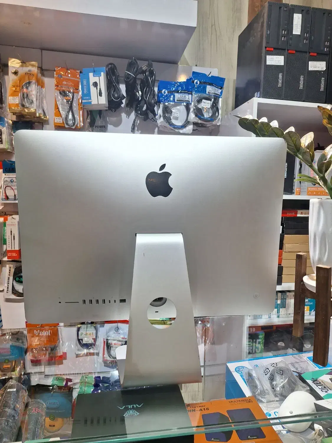 imac 2 k i 0 استوک در حد|رایانه رومیزی|خمینی‌شهر, |دیوار