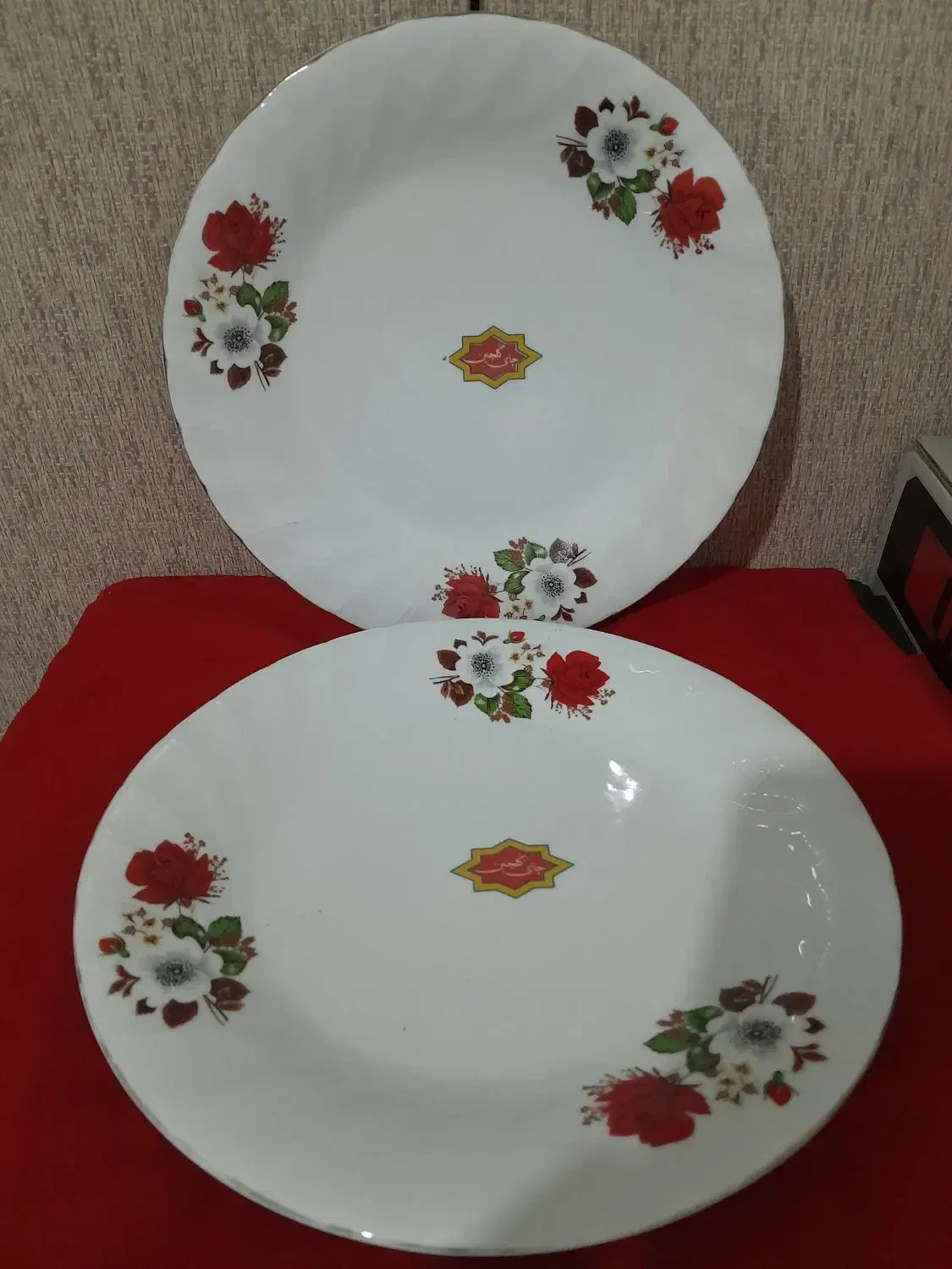 چینی های سالم وقدیمی..|ظروف سرو و پذیرایی|رشت, جانبازان|دیوار