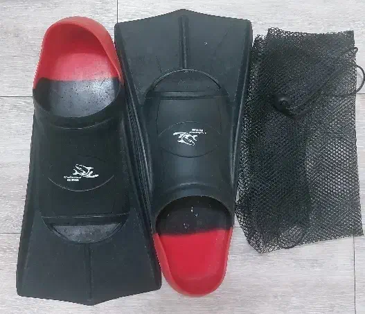 فین شنای قدرتی مارک کلونزا سایز مدیوم|غواصی و ورزش‌های آبی|اصفهان, باغ دریاچه|دیوار