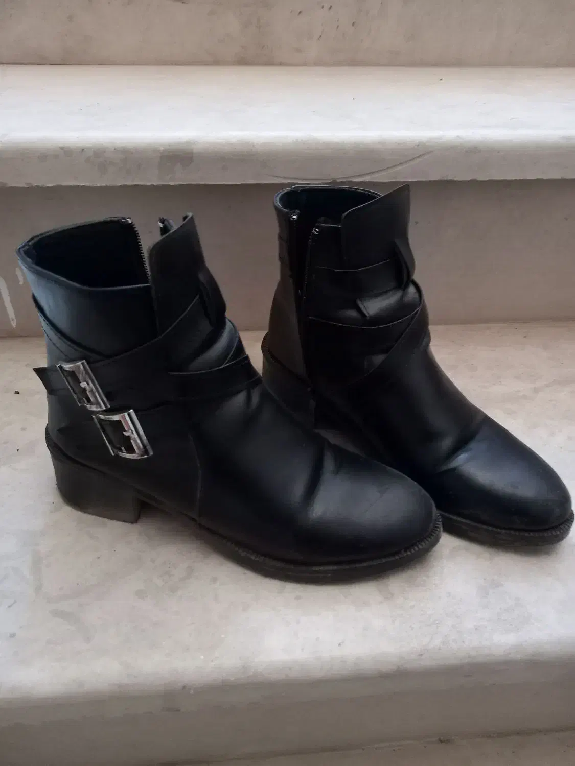 نیم بوت زنانه ۳۸|کیف، کفش، کمربند|سبزوار, قائم|دیوار