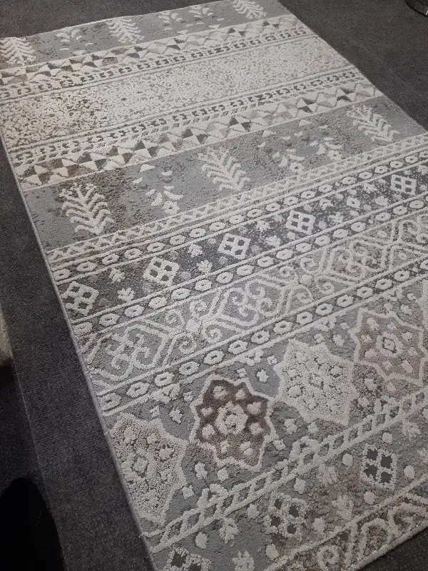 گلیم فرش زیبا تازه خریدم و هنوز شسته نشده|گلیم، جاجیم، گبه|گنبد کاووس, |دیوار