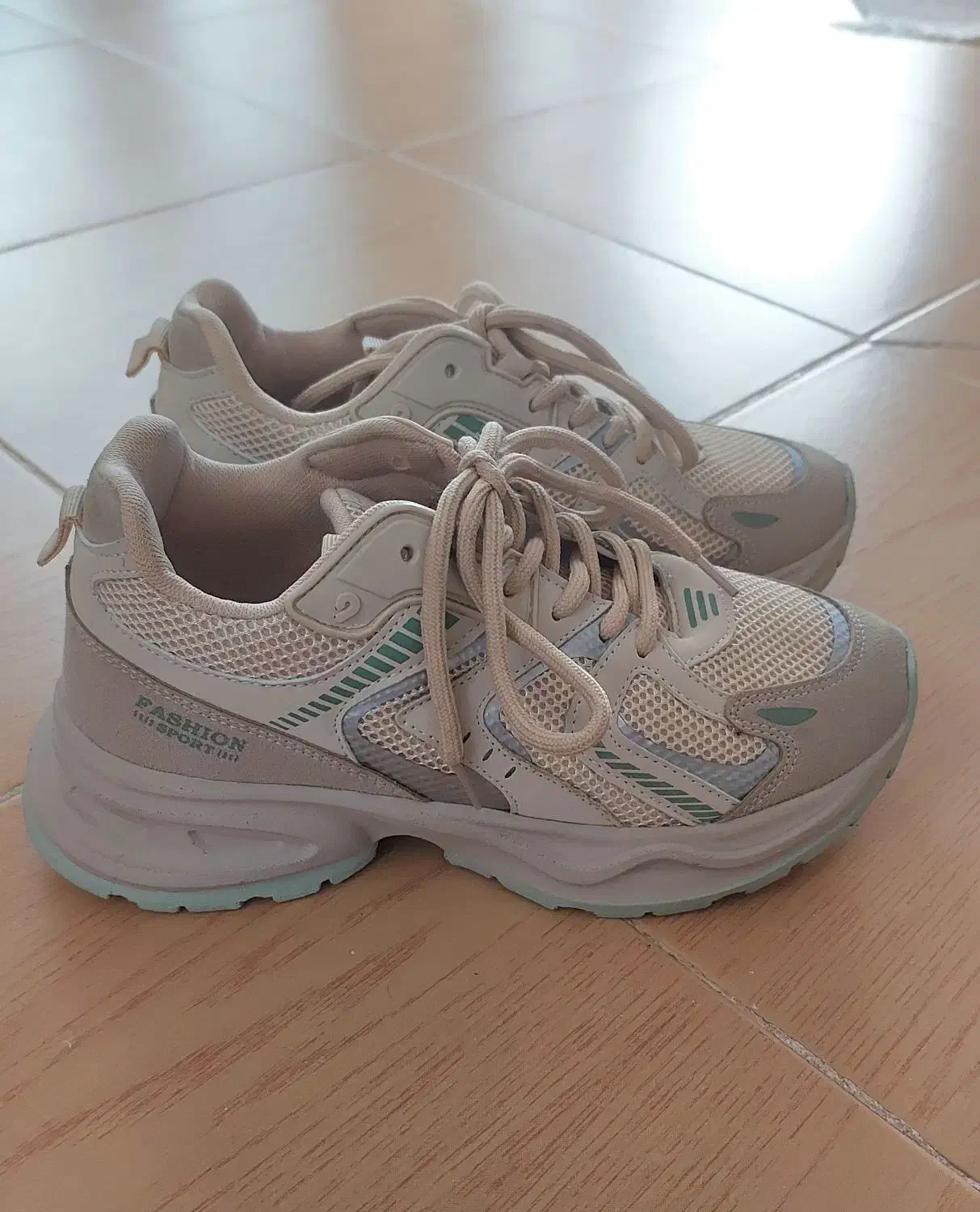 کفش اسپرت زنانه|کیف، کفش، کمربند|فولادشهر, B8|دیوار