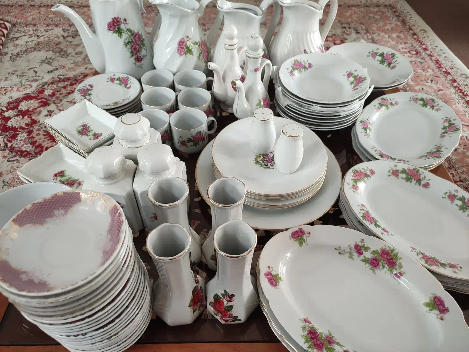 حراج ظروف گل سرخی|حراج|اصفهان, سودان|دیوار