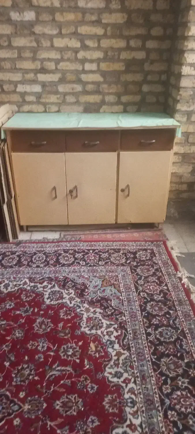 وسایل کارکرده خانه میز کمد و میز تلوزیون تمیز سالم|مبلمان خانگی و میز عسلی|یزد, |دیوار