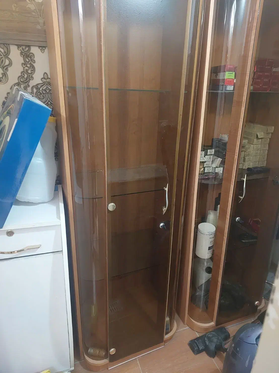 دو عدد کمد ویترین|بوفه، ویترین، کنسول|شاهین‌شهر, فردوسی|دیوار