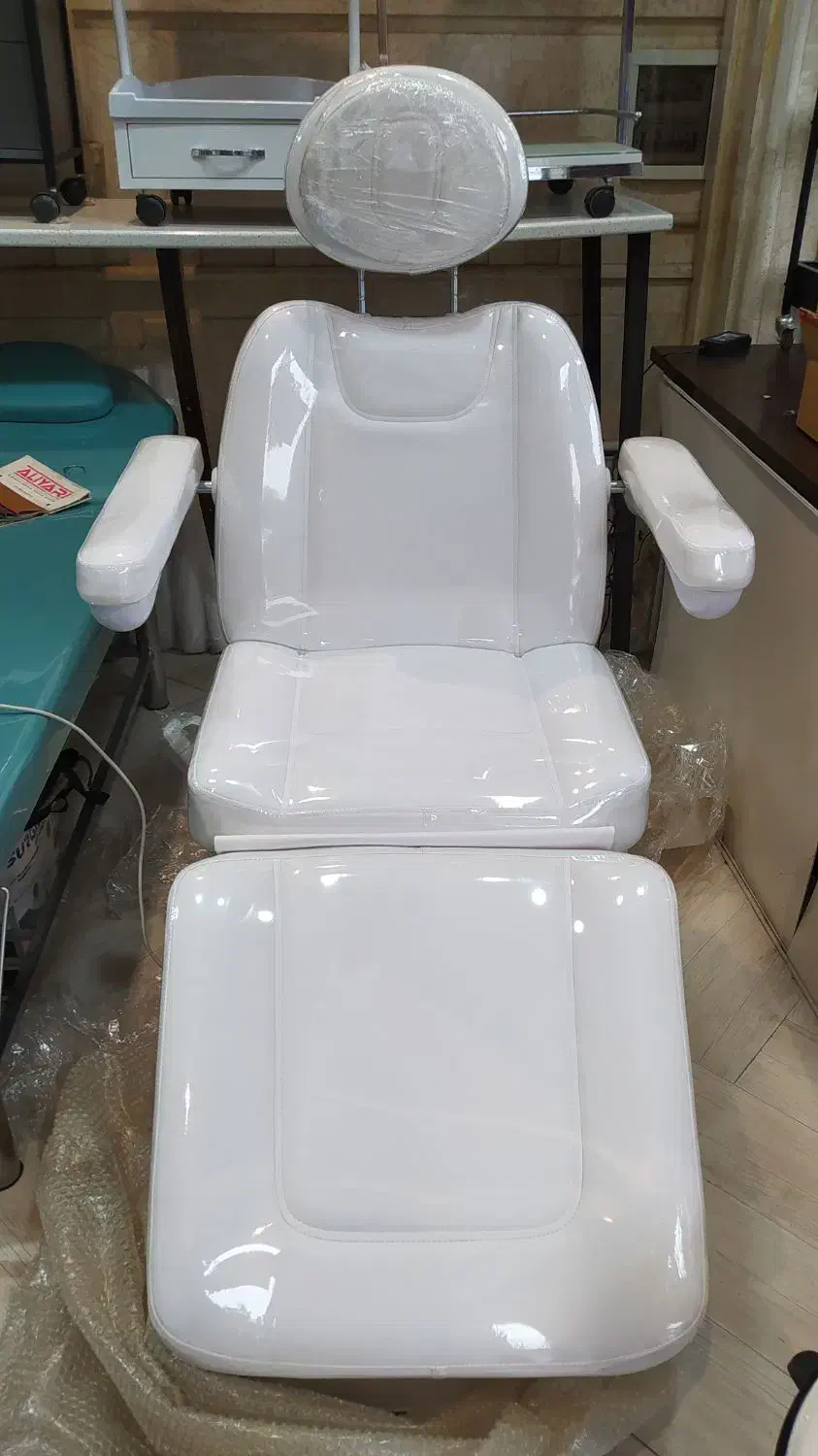 تخت صندلی زیبایی ترالی زیبایی اورژانس|آرایشی، بهداشتی، درمانی|رشت, گلسار|دیوار