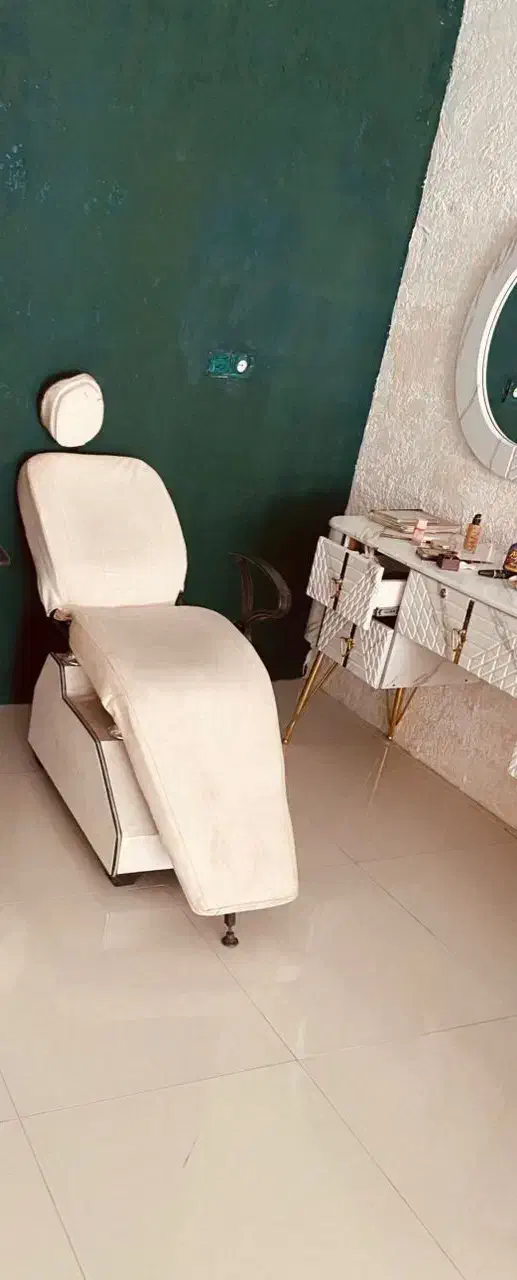 لوازم آرایشگاه|آرایشگاه و سالن‌های زیبایی|دشمن زیاری, |دیوار