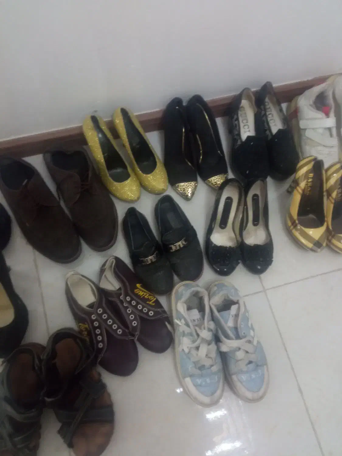 تعدادی کفش زنانه مردانه بچه گانه بانازلترین قیمت|کیف، کفش، کمربند|ایلخچی, |دیوار