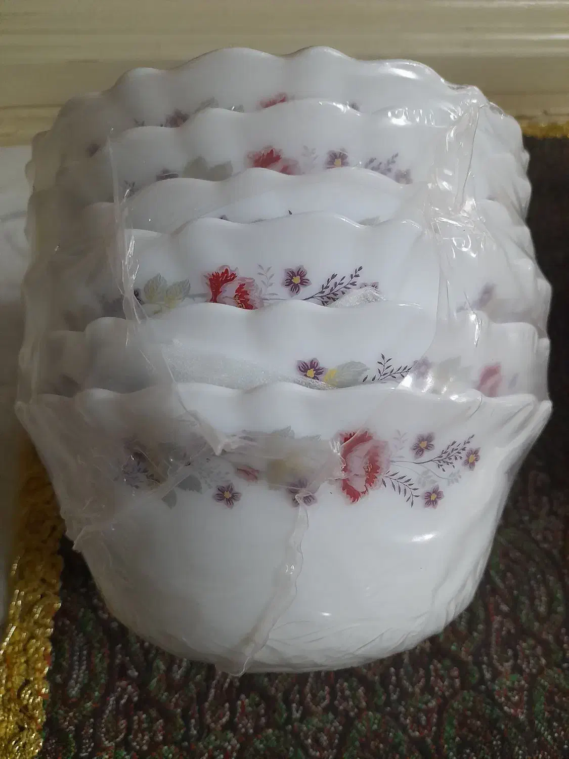 تعدادی ظرف|ظروف سرو و پذیرایی|اردبیل, |دیوار