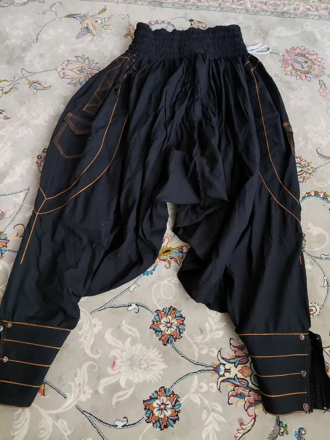 شلوار کردی|لباس|تربت جام, شهید مدرس|دیوار