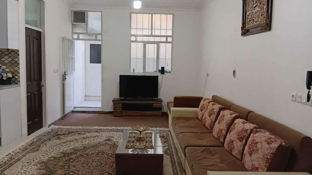 خانه اجاره ای|اجارهٔ خانه و ویلا|قم, زند آباد|دیوار