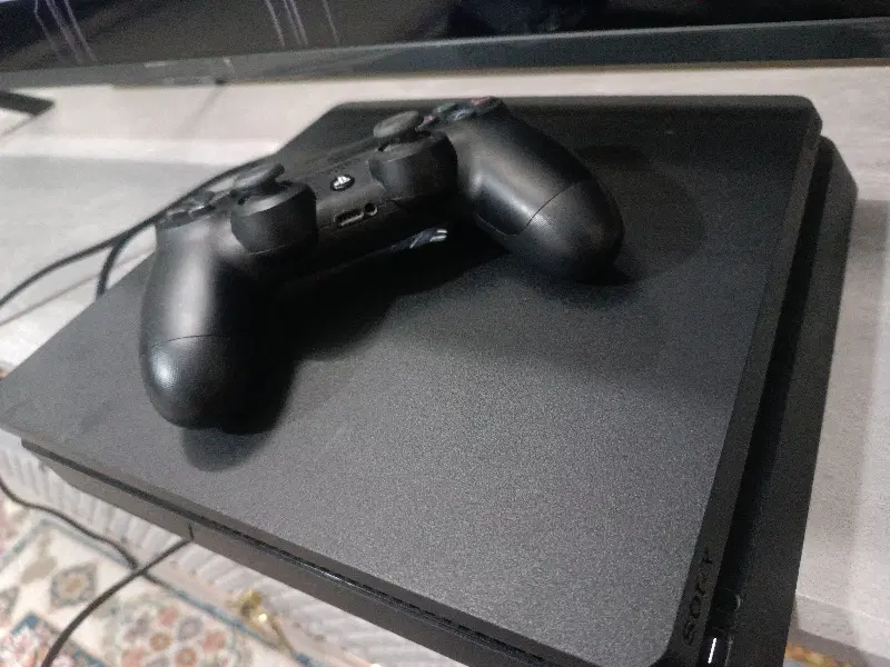 ps4 slim|کنسول، بازی ویدئویی و آنلاین|اصفهان, عمان سامانی|دیوار