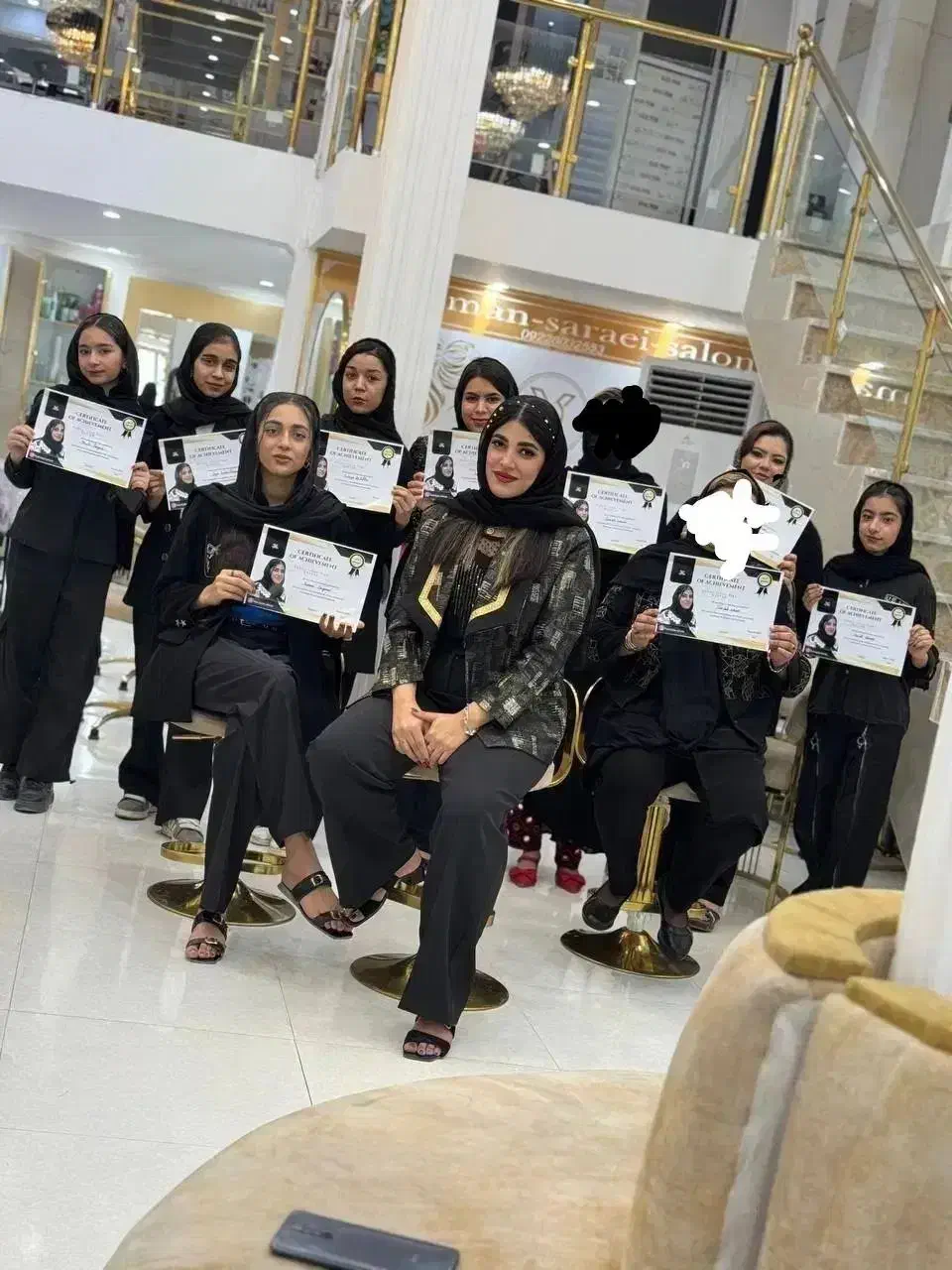 آموزش تخصصی شینیون/شنیون|خدمات آرایشگری و زیبایی|زاهدان, |دیوار