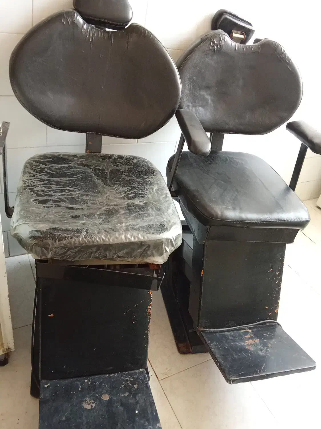 صندلی|آرایشگاه و سالن‌های زیبایی|یزد, |دیوار