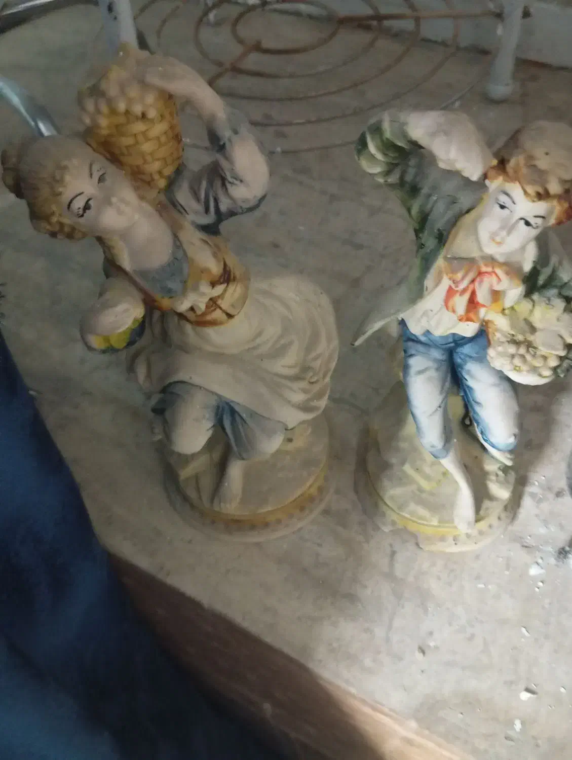 خاطرات|کلکسیون اشیاء عتیقه|شیراز, فخرآباد (دروازه کازرون)|دیوار