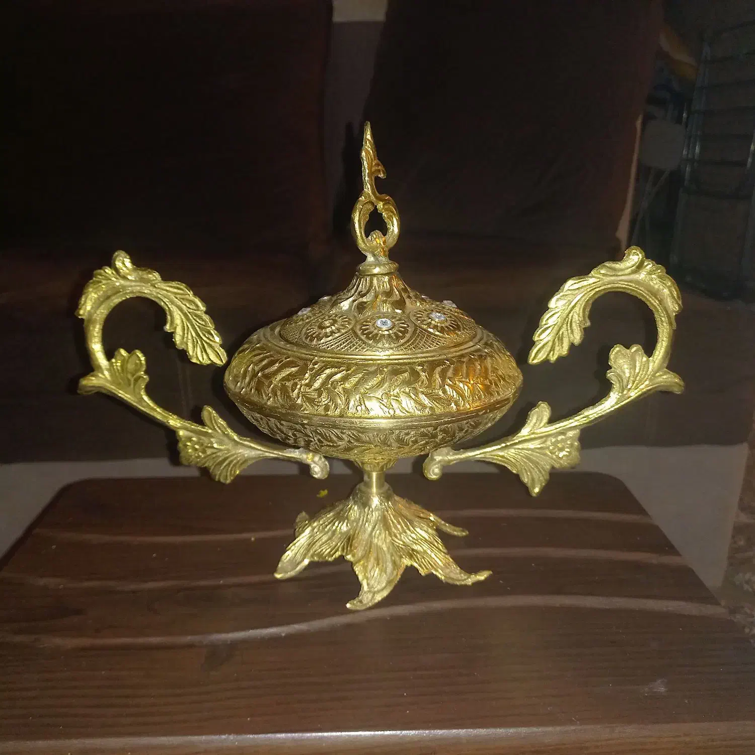 شکلات خوری برنزی نو|مجسمه، تندیس، ماکت|قم, سراجه (۱۵ خرداد)|دیوار