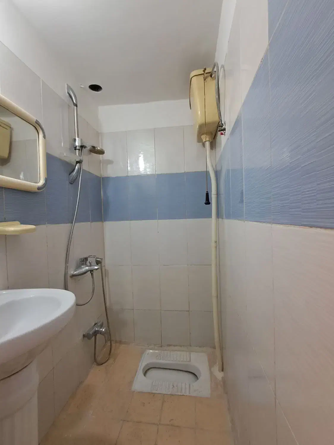 ۴۳متری یکخوابه طبقه زیرهمکف پلیس،گلپایگانیها