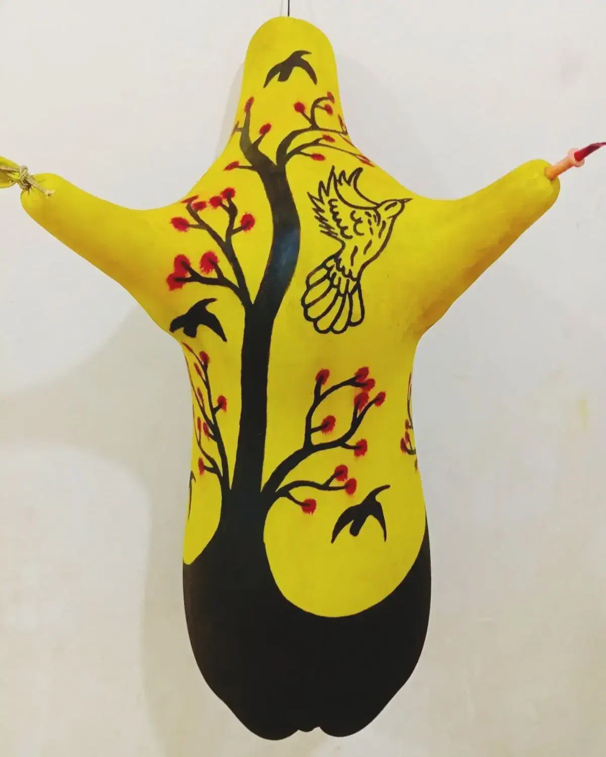 نی انبان|سازهای بادی|قم, چهل درخت|دیوار