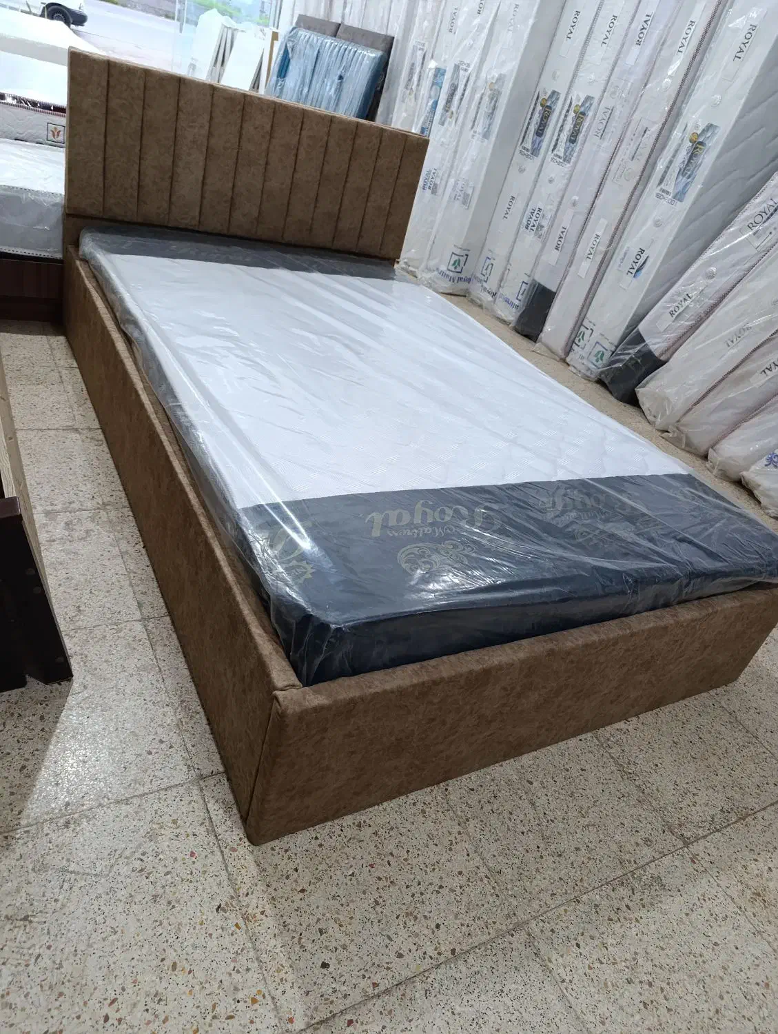 جشنواره تخت آغاز شد|تخت و سرویس خواب|رشت, پسیخان|دیوار