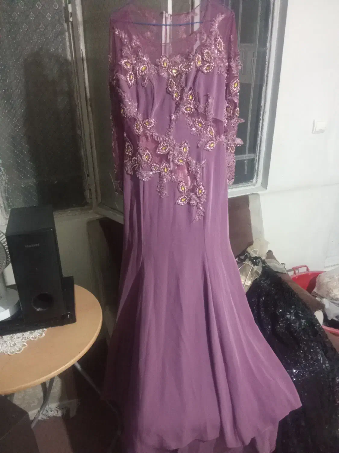 دو عدد لباس مجلسی در حد و مزون دوز و غیره|لباس|آفتاب, |دیوار