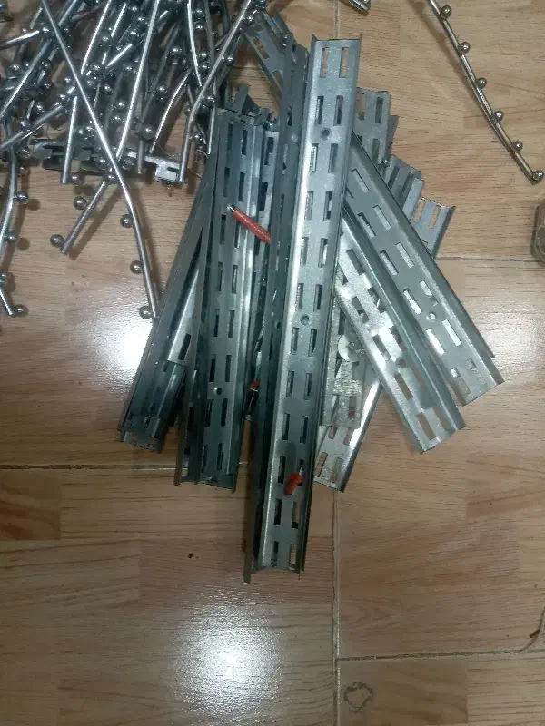 رگال|کتابخانه، شلف، قفسه‌های دیواری|گنبد کاووس, |دیوار