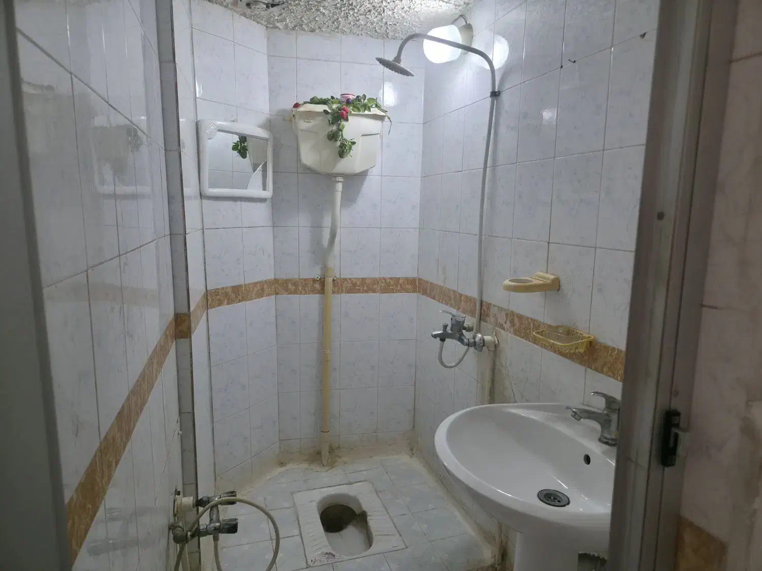 اجاره طبقه دوم|اجارهٔ خانه و ویلا|شیراز, عادل آباد|دیوار